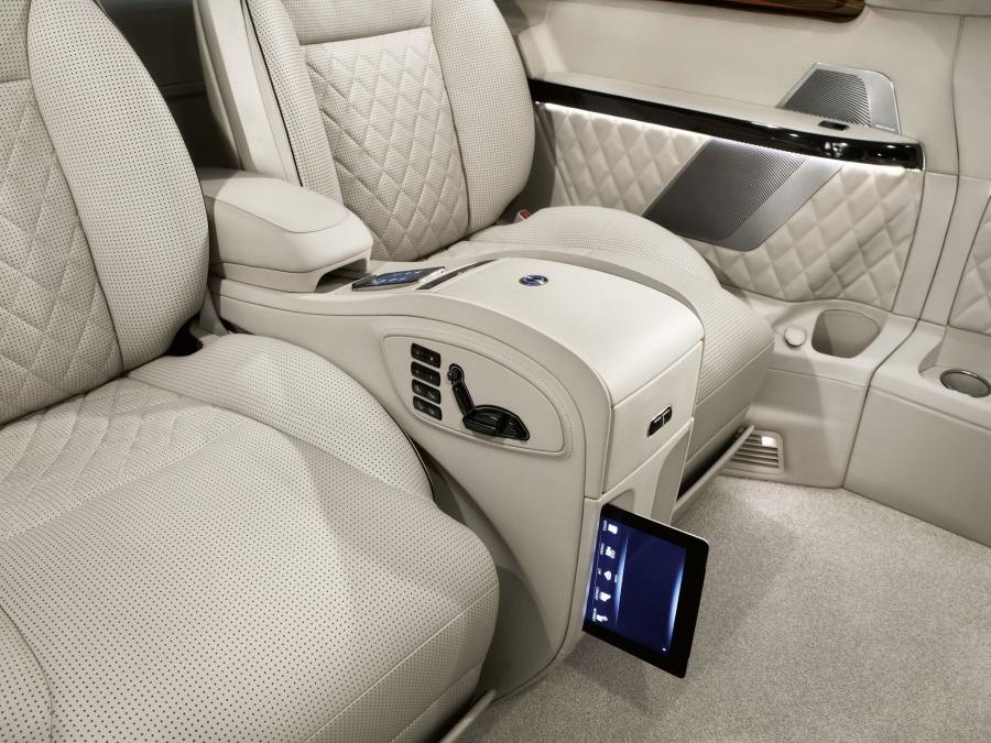  Mercedes-Benz Viano Vision Diamond Concept 2012 года  (фото 7 из 8)